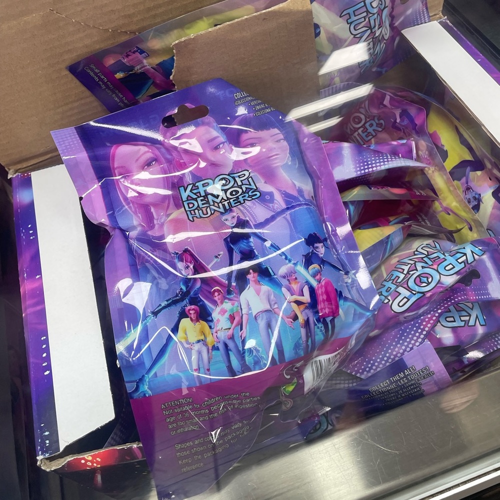 K pop demon hunter blind bags